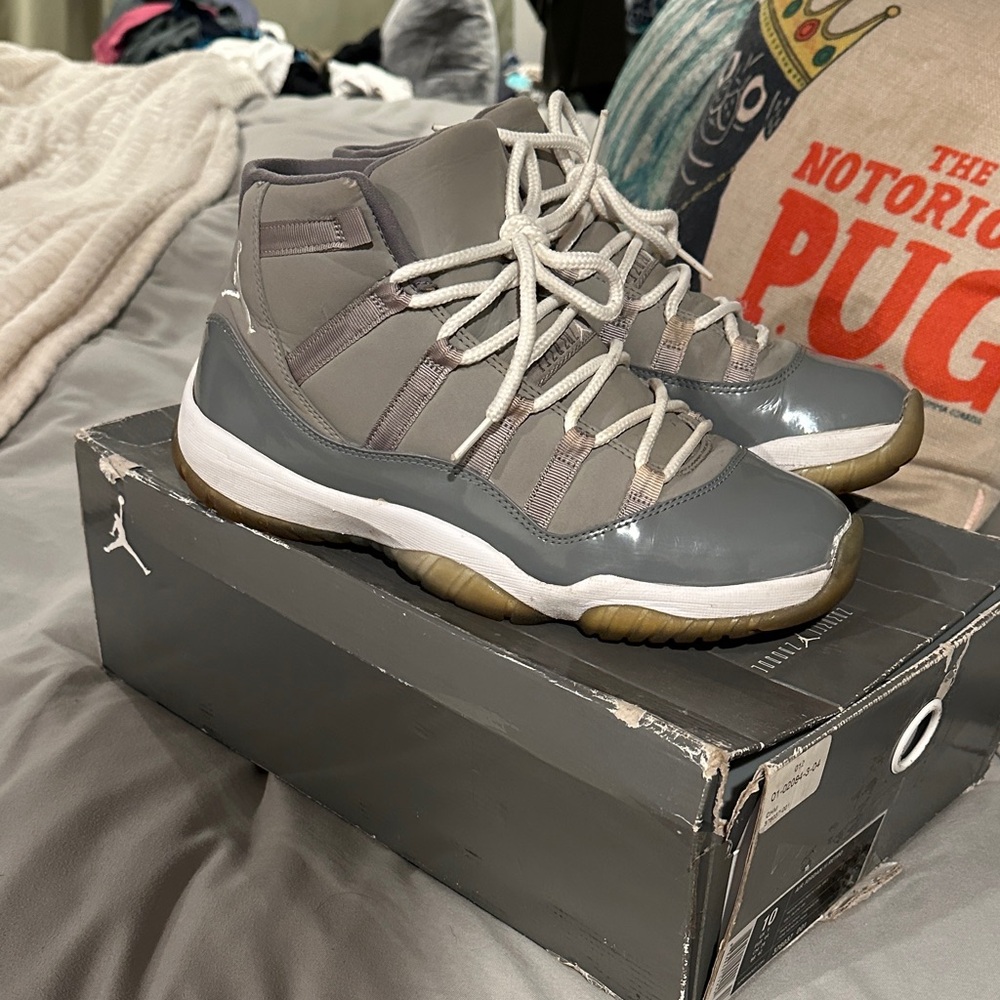 Jordan Sneakers in Gray and White